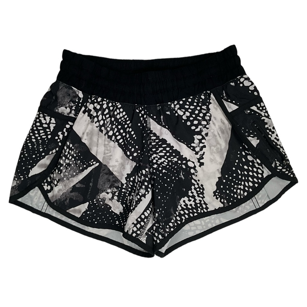 Lululemon Tracker Short III 4-way Stretch
Static Mist White Black / Black Size 6